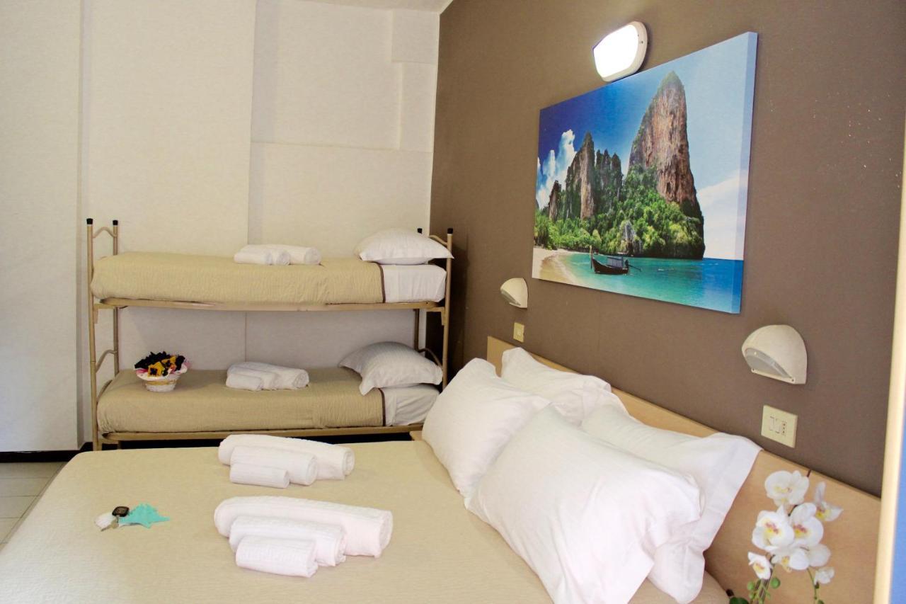 Hotel Adria Mare Rimini Bagian luar foto