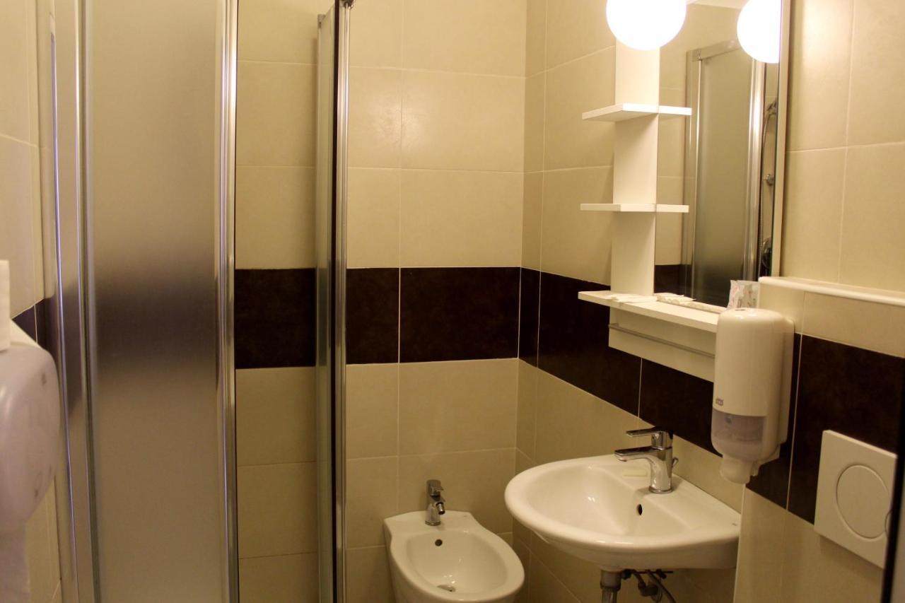 Hotel Adria Mare Rimini Bagian luar foto