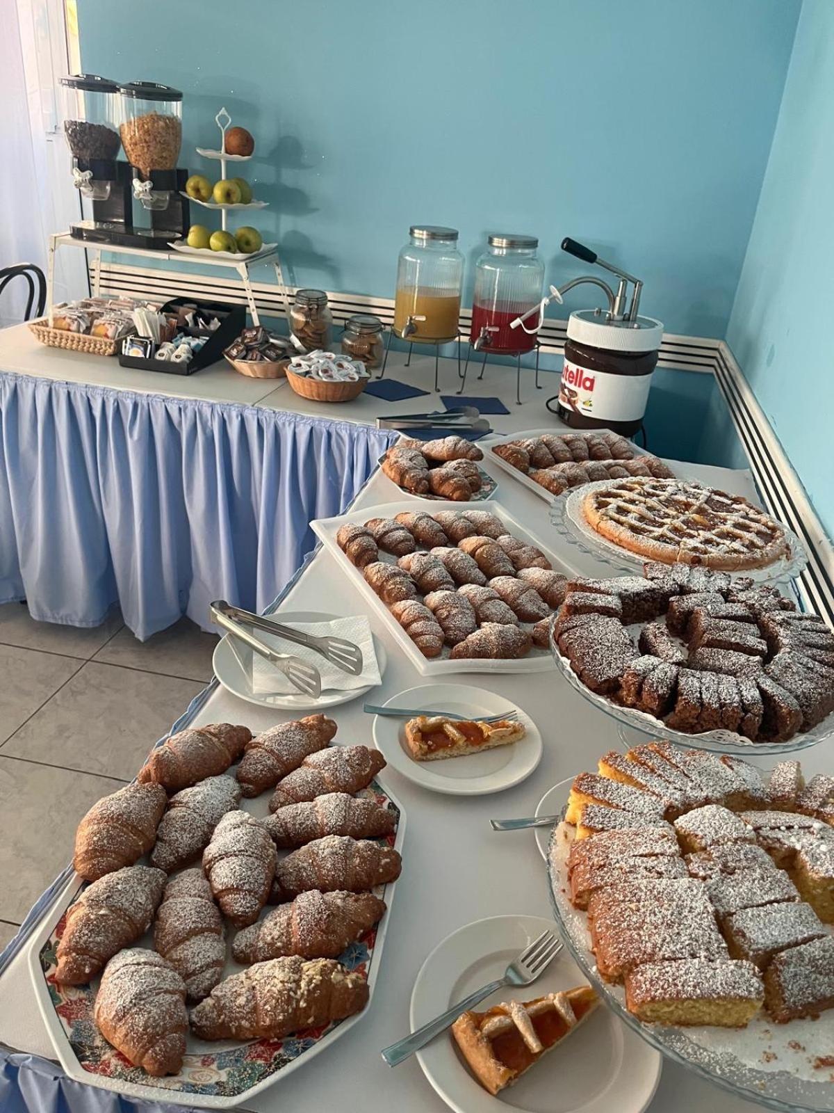 Hotel Adria Mare Rimini Bagian luar foto