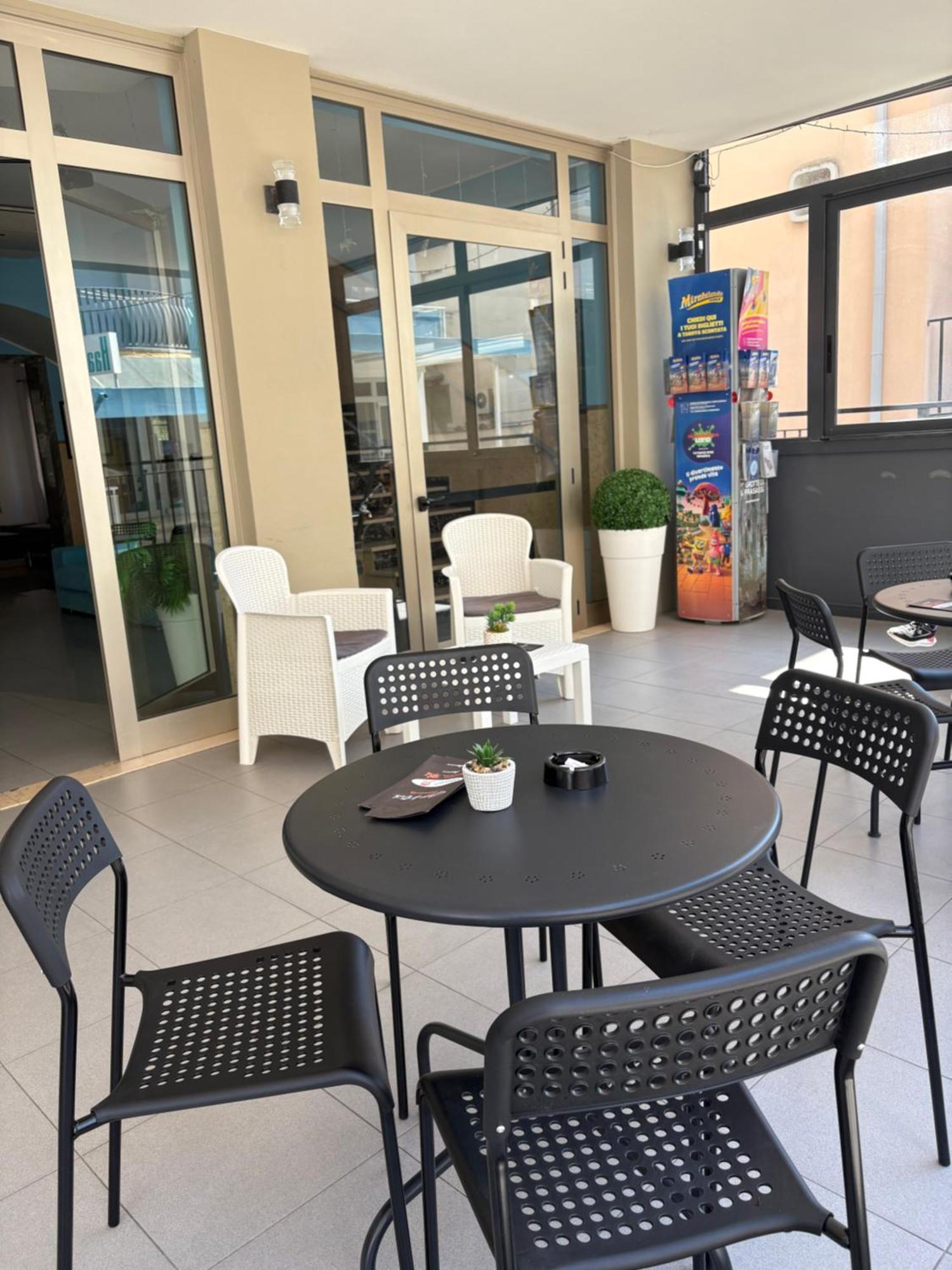 Hotel Adria Mare Rimini Bagian luar foto