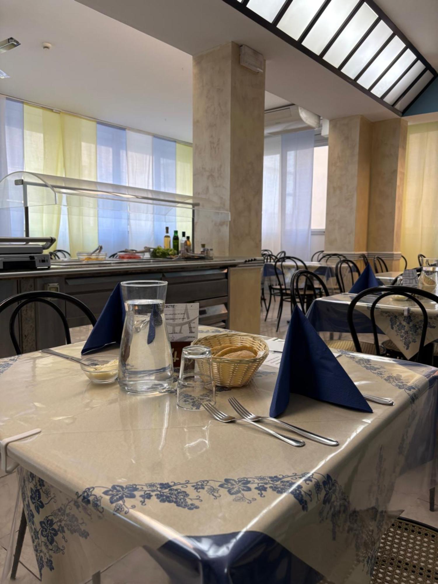 Hotel Adria Mare Rimini Bagian luar foto