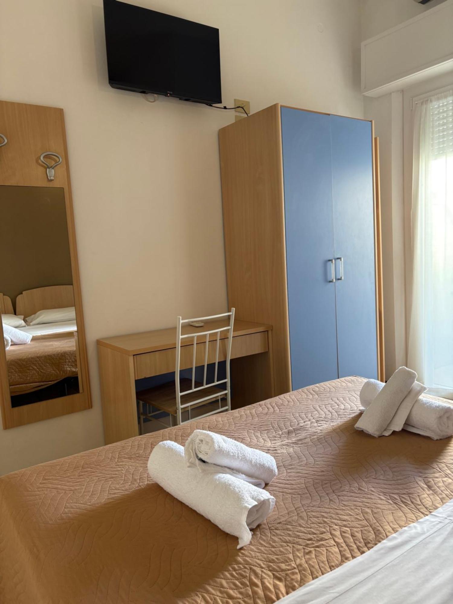 Hotel Adria Mare Rimini Bagian luar foto