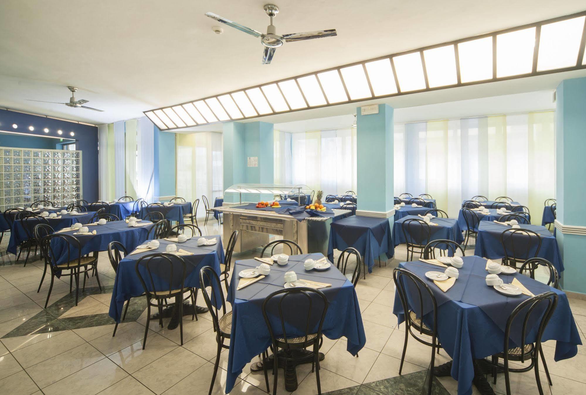Hotel Adria Mare Rimini Bagian luar foto